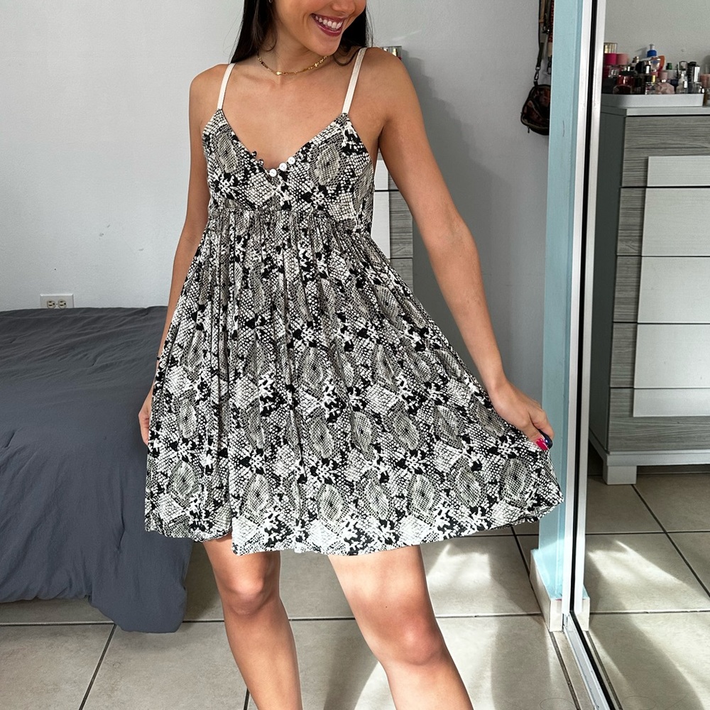 Valija Animal Print Flowy Short dress